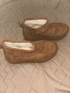 Cozy Tan Suede Platform Boots